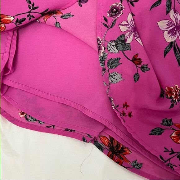 Socialite hot pink floral camisole with scalloped V Neck & adjustable straps XL - Picture 5 of 9